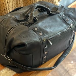 LAX INTL- brand new only used 1x smoke free home